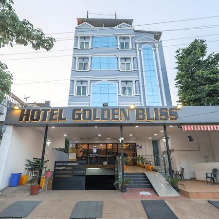 Hotel Golden Bliss Пондичери Екстериор снимка