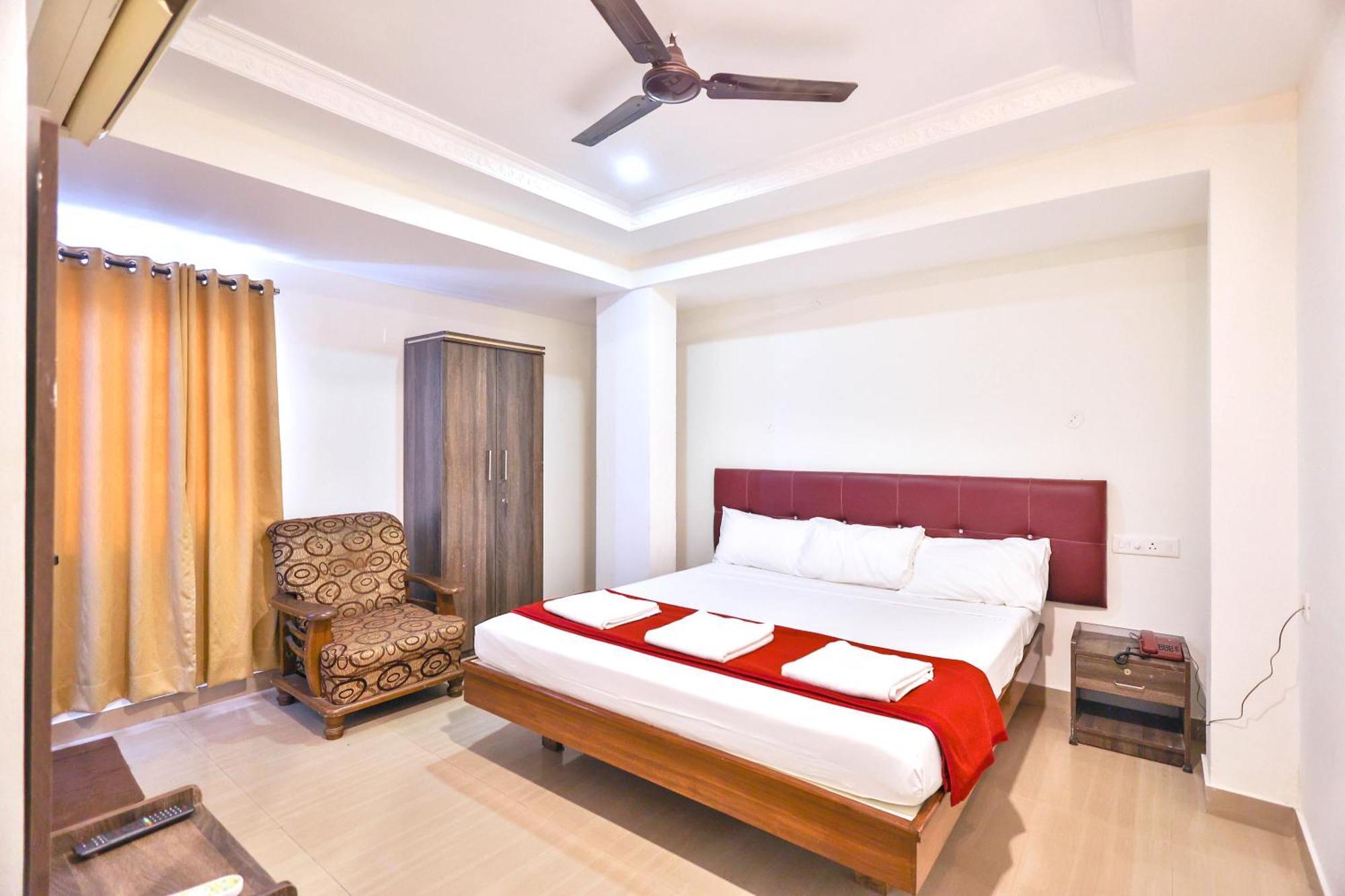 Hotel Golden Bliss Пондичери Екстериор снимка