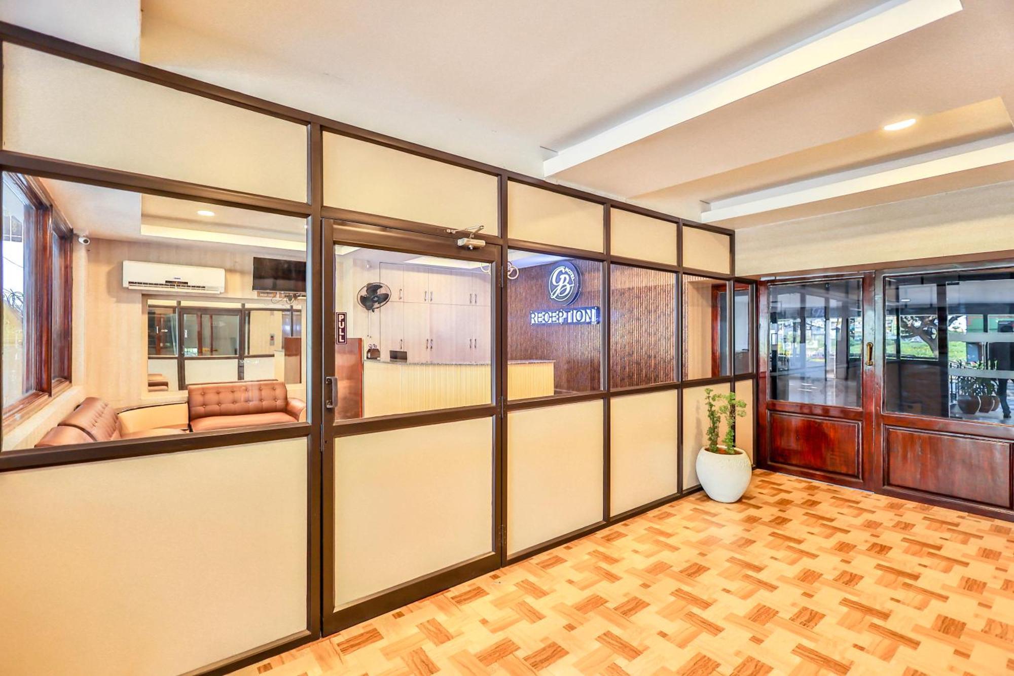 Hotel Golden Bliss Пондичери Екстериор снимка